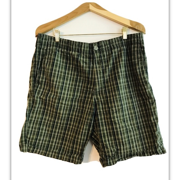 Eddie Bauer Mens Large Plaid Green Shorts - Picture 1 of 5